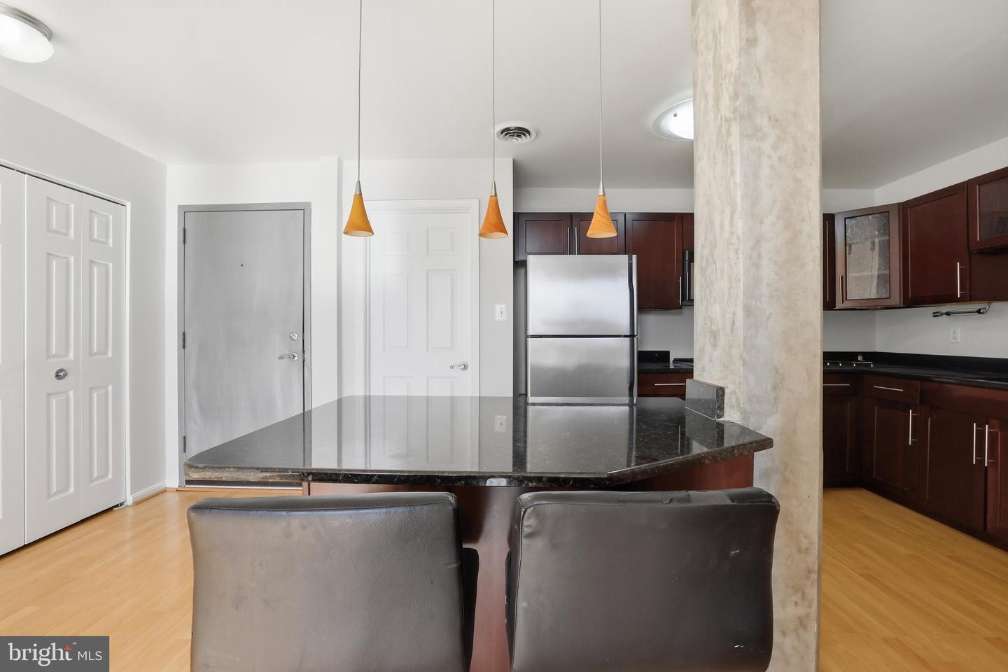 1011 Hunter St #c-4 Property Photo 7