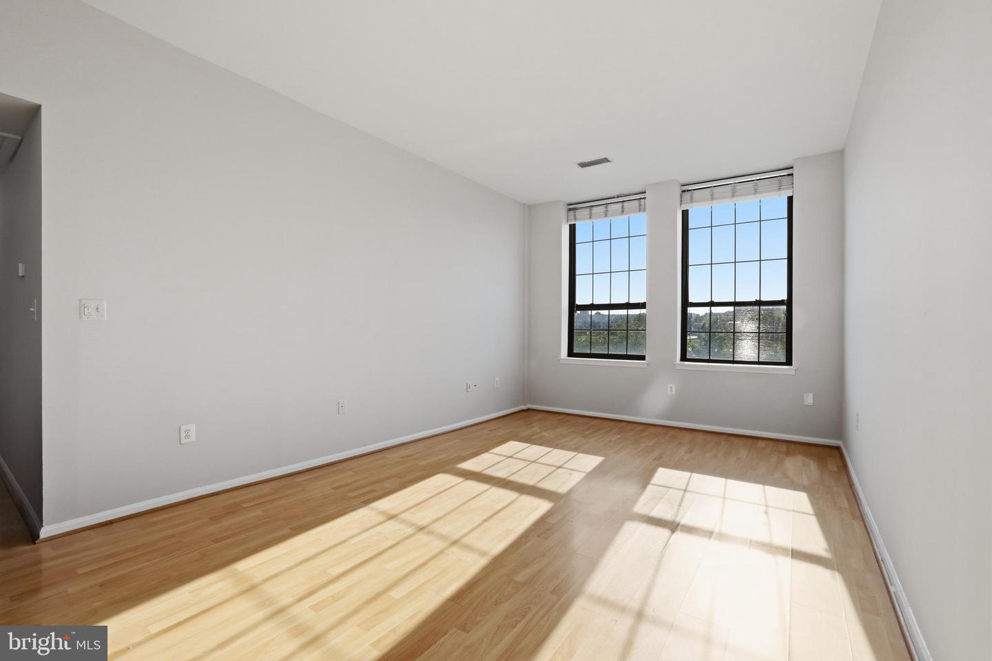 1011 Hunter St #c-4 Property Photo 10