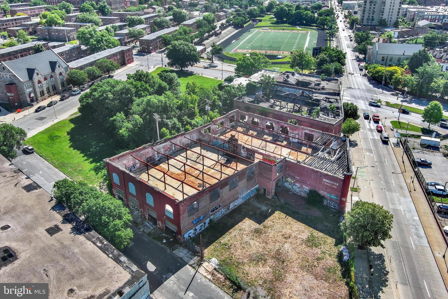 914 E Monument St Property Photo 18