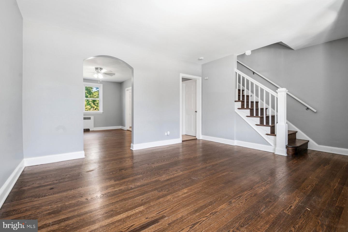 338 Martingale Ave Property Photo 6