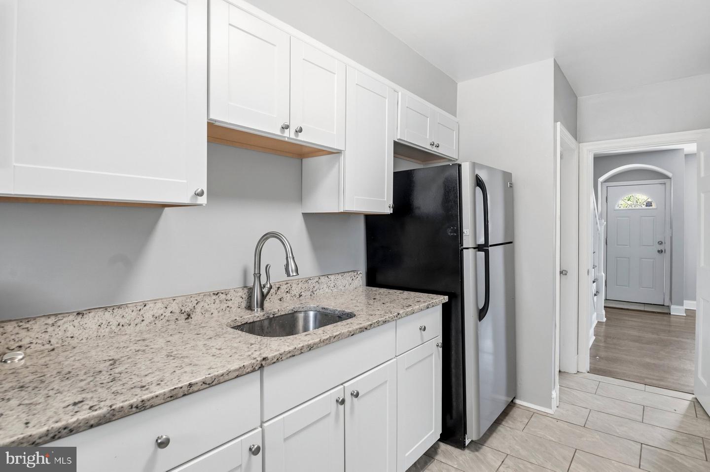 338 Martingale Ave Property Photo 12