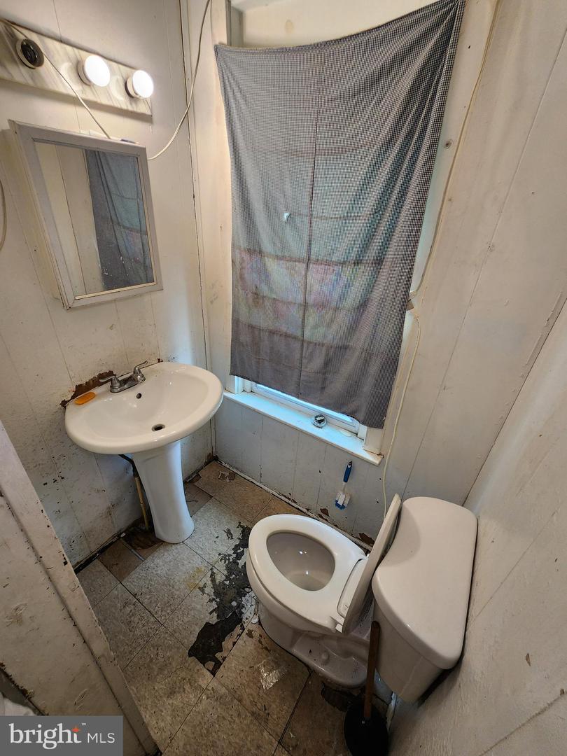 1511 Presstman St Property Photo 11
