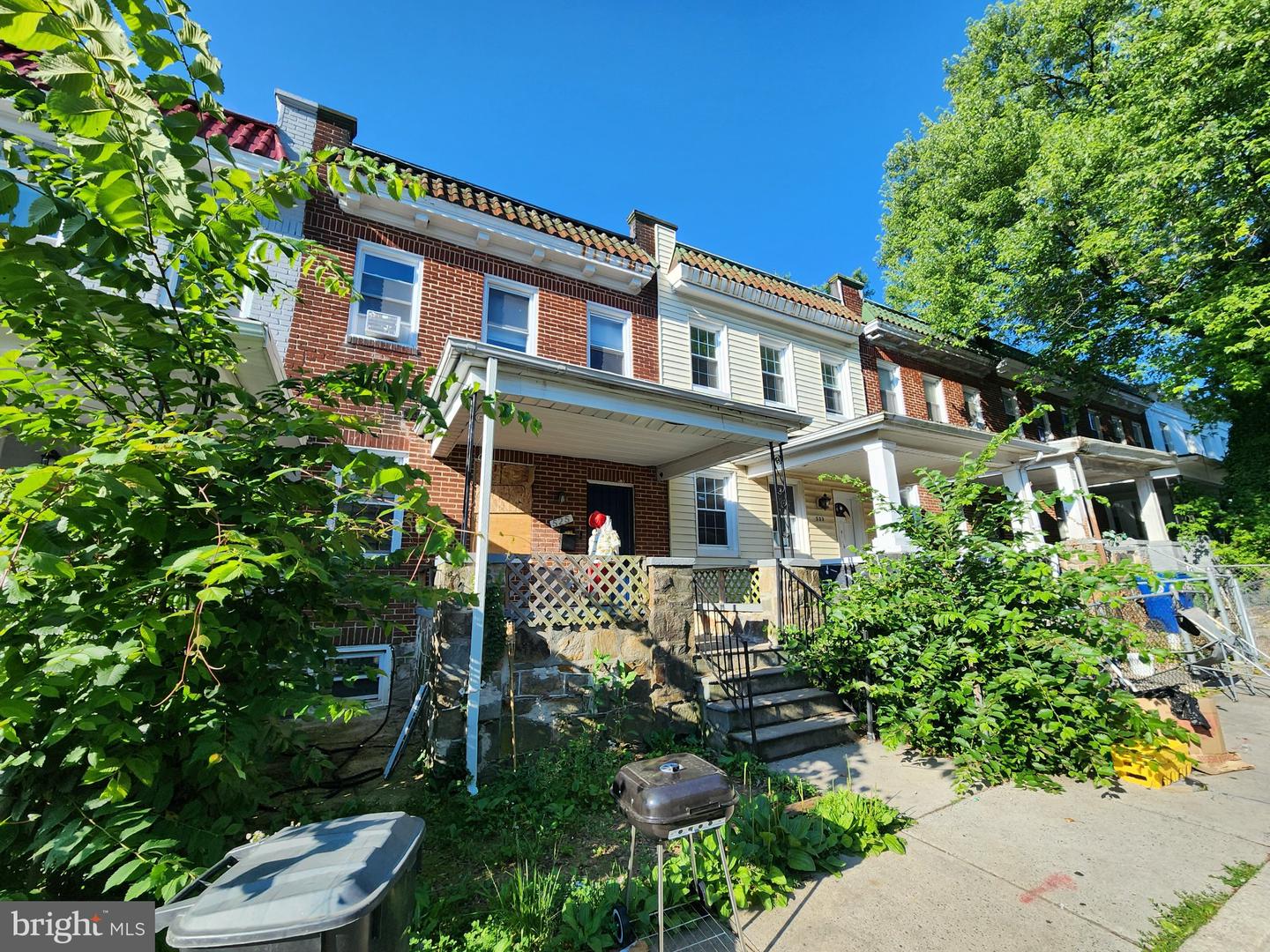 525 SHERIDAN AVE Property Photo 1