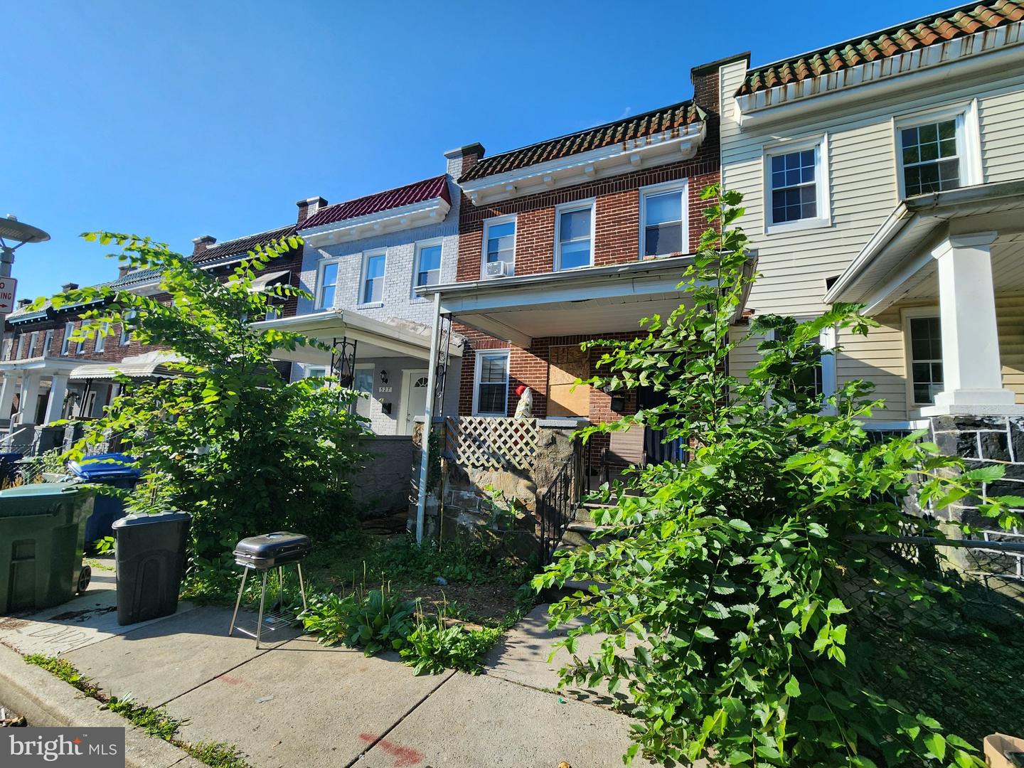 525 Sheridan Ave Property Photo 2