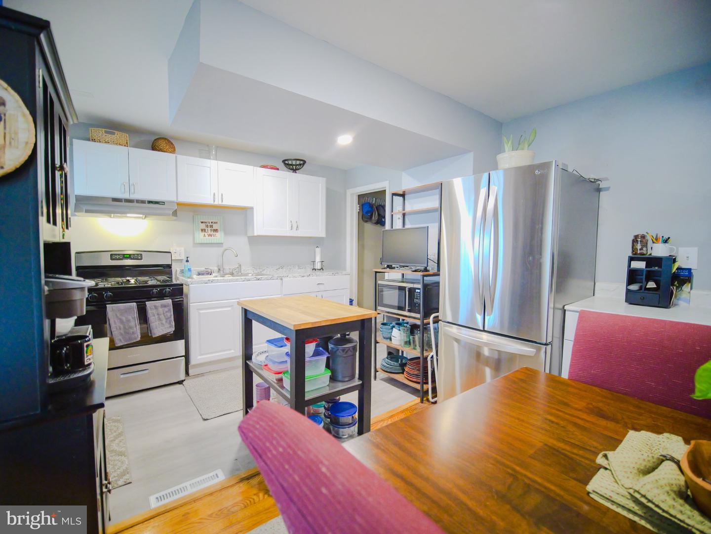 4011 Balfern Ave Property Photo 6