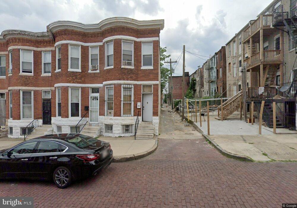 1826 APPLETON ST Property Photo 1