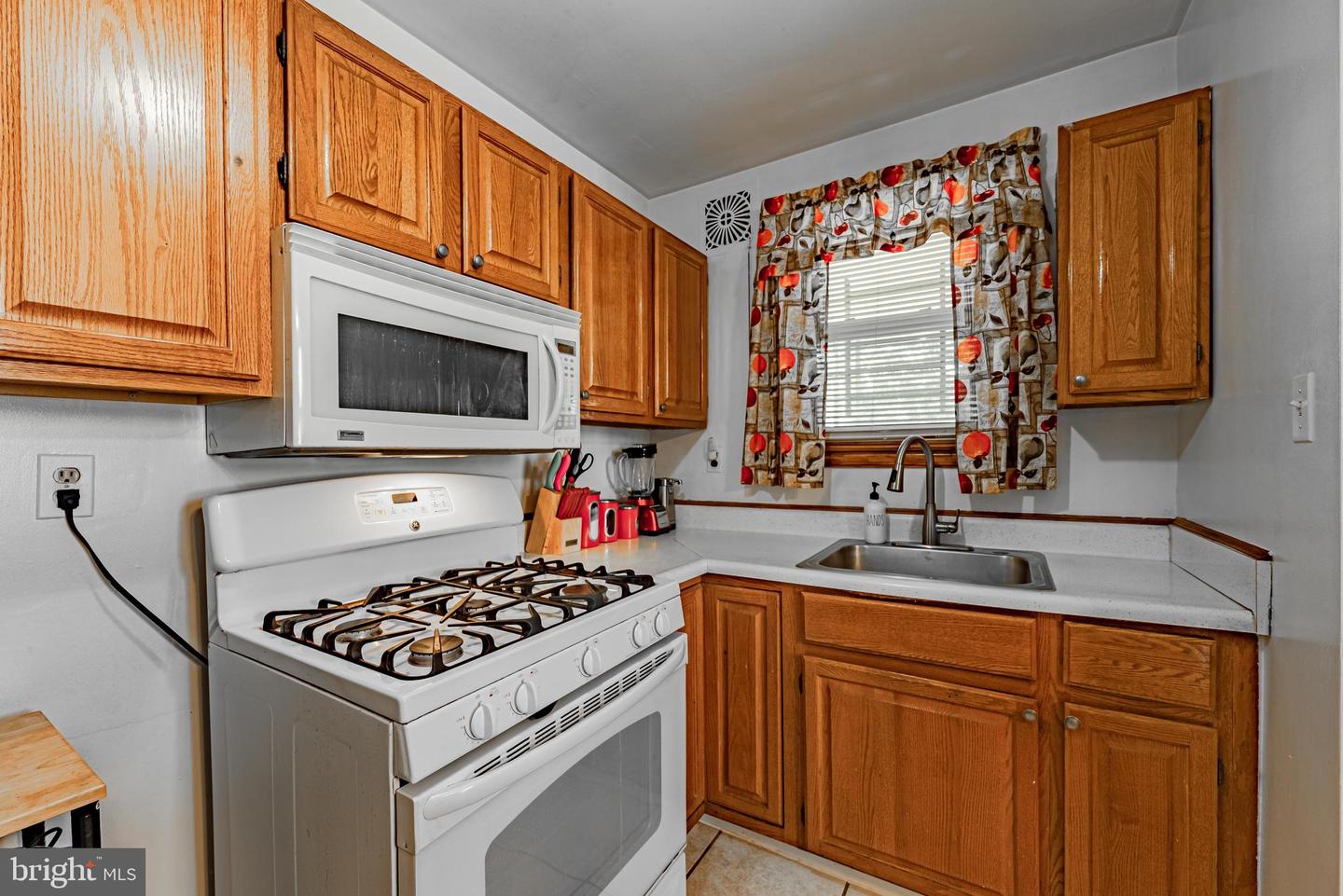 4703 Luerssen Ave Property Photo 12