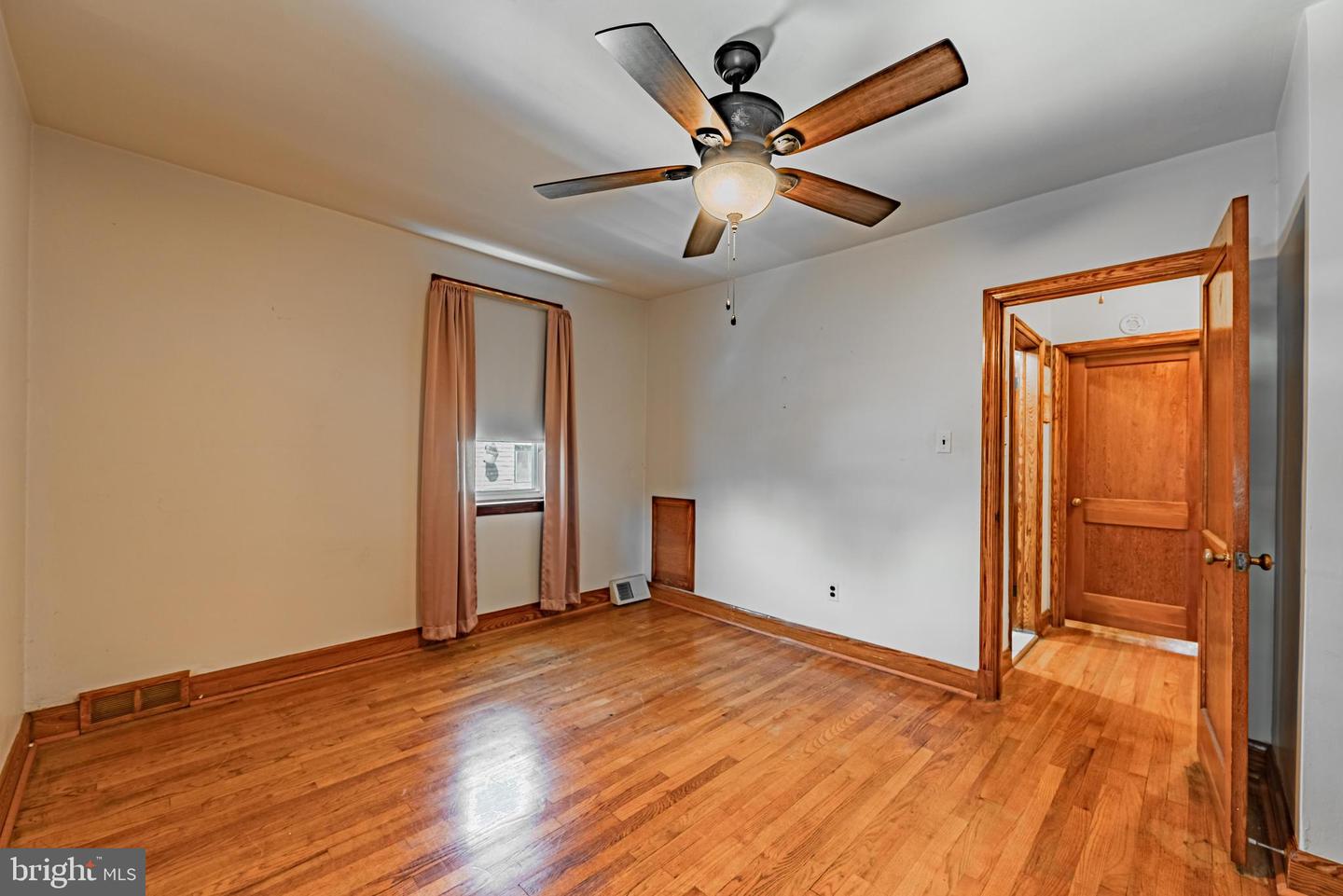 4703 Luerssen Ave Property Photo 19