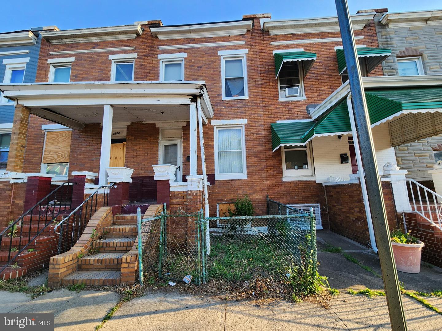 2524 E Chase St Property Photo 2
