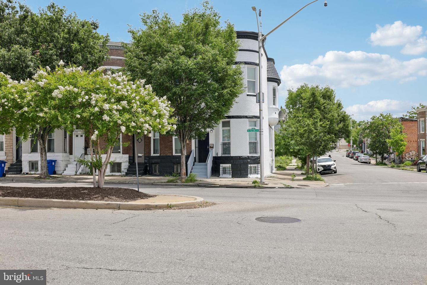 1801 N Fulton Ave Property Photo 1