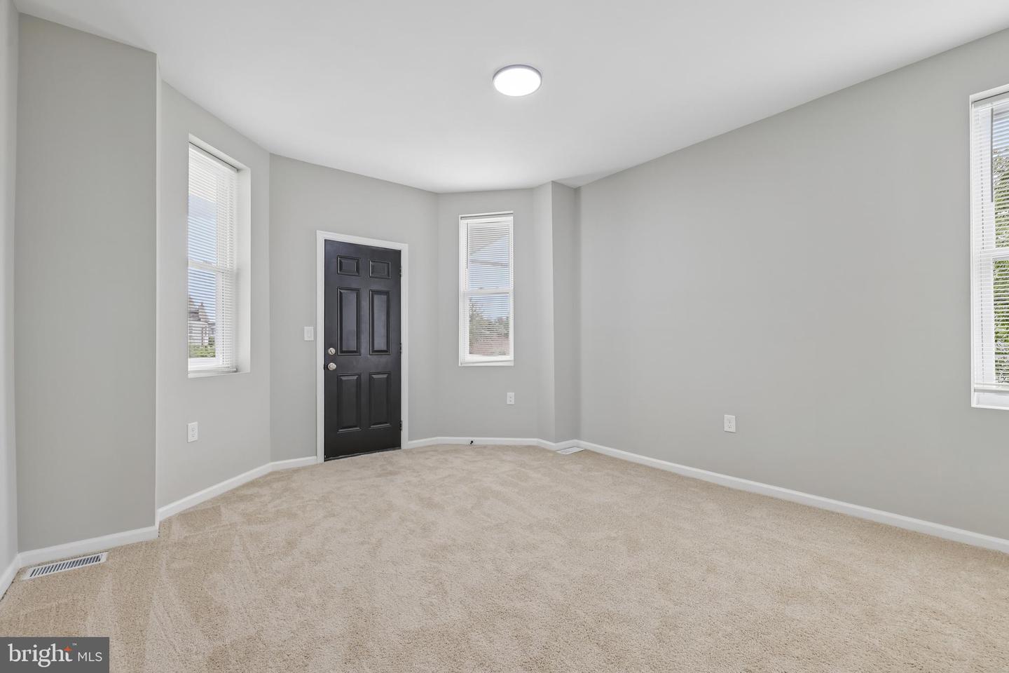 1801 N Fulton Ave Property Photo 26