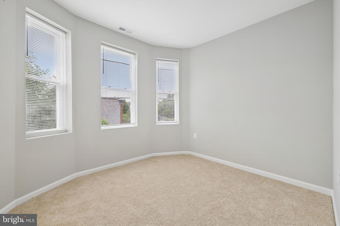 1801 N Fulton Ave Property Photo 29