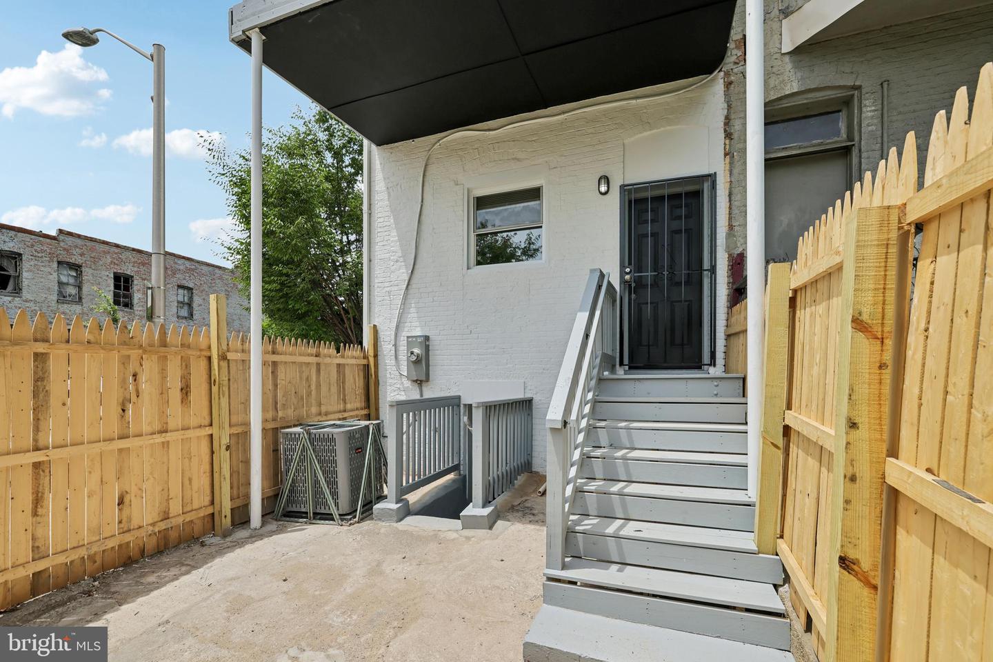 1801 N Fulton Ave Property Photo 43