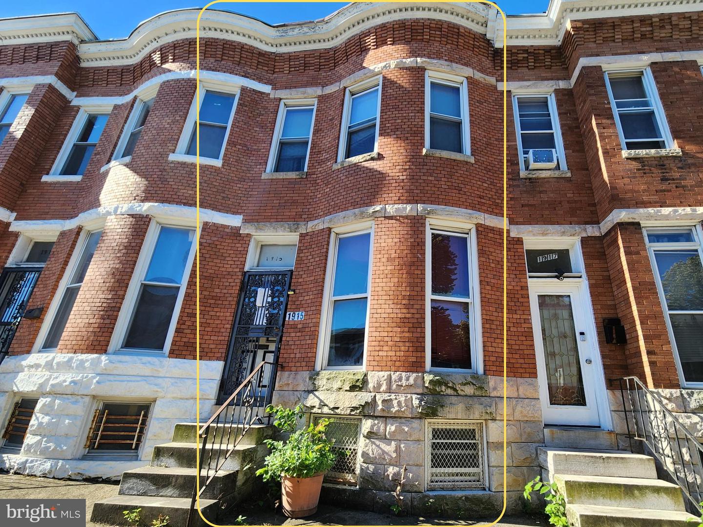 1915 W SARATOGA ST Property Photo 1
