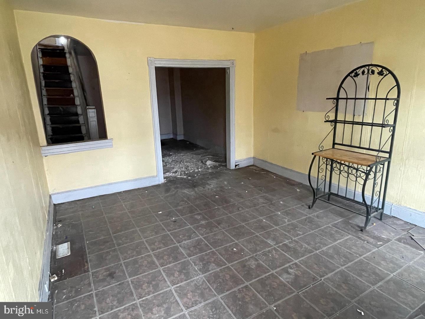 2033 Robb St Property Photo 2