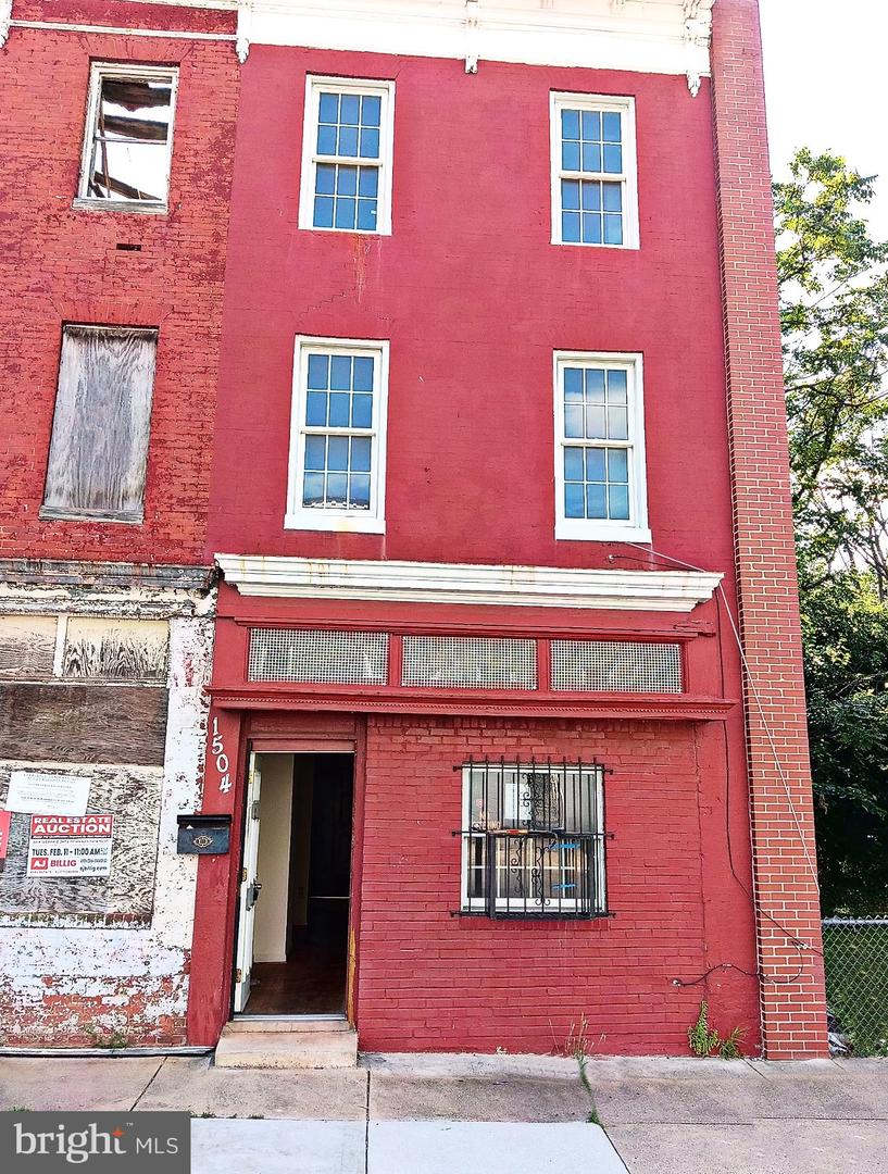 1504 N WASHINGTON ST Property Photo 1