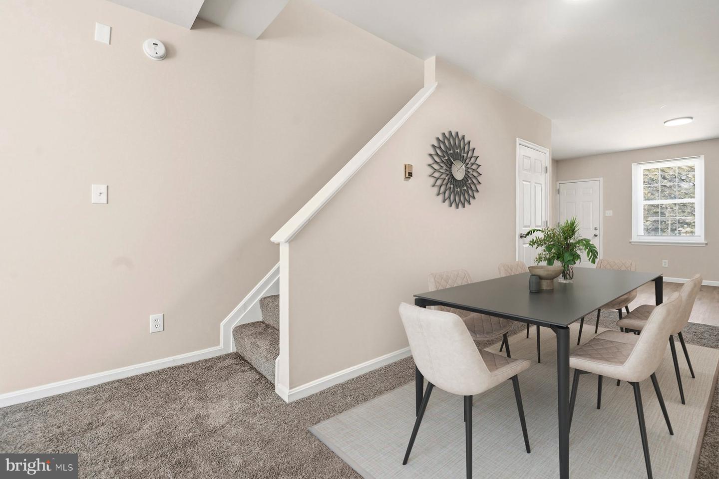 2416 Mcelderry St Property Photo 4