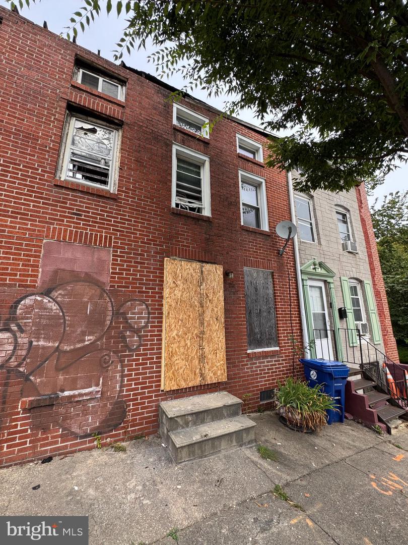 1722 W Baltimore St Property Photo 3