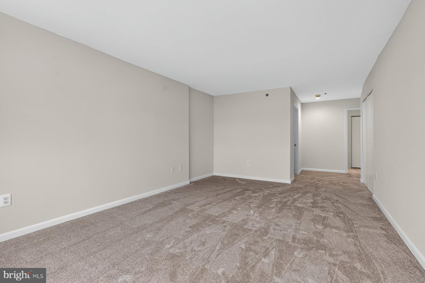 2702 Lighthouse Pt E #524 Property Photo 18