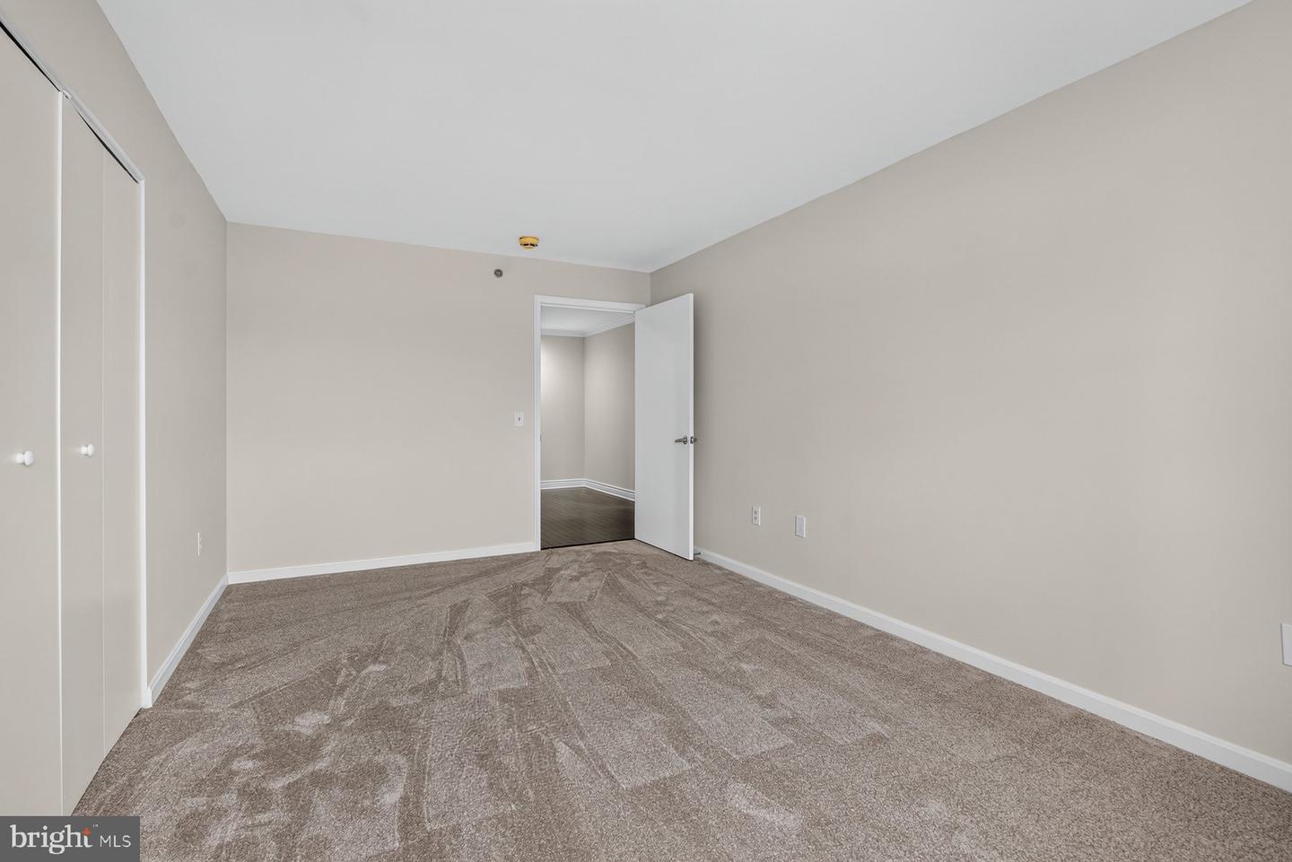 2702 Lighthouse Pt E #524 Property Photo 20