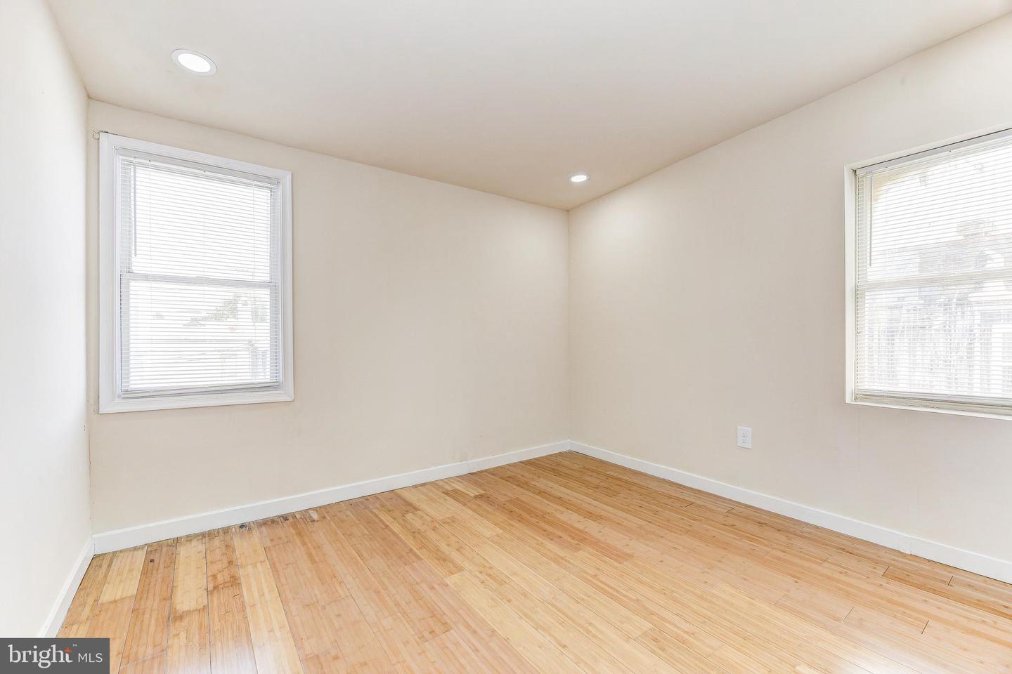 401 N Glover St Property Photo 12