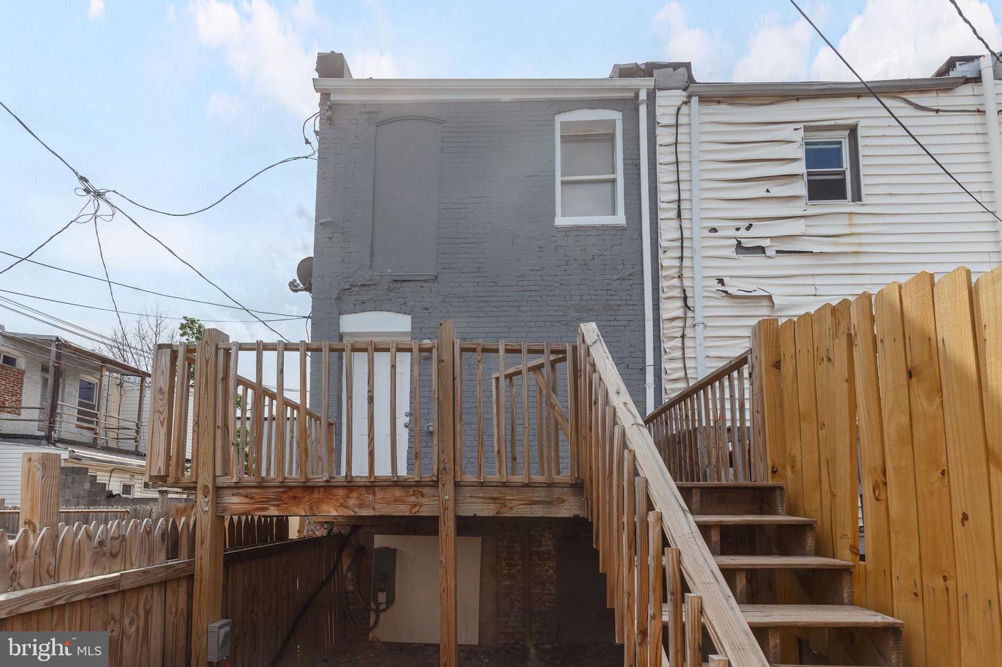 401 N Glover St Property Photo 20