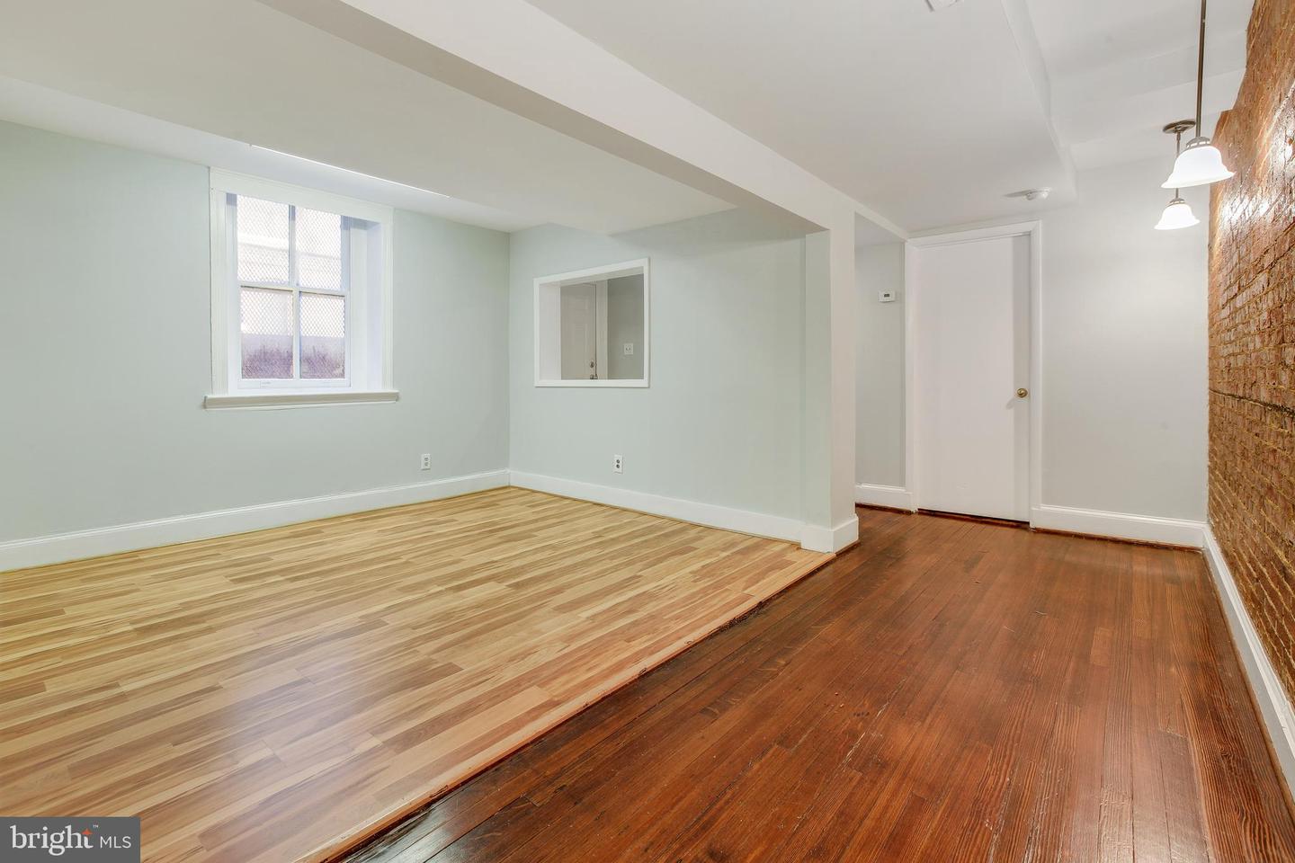10 W Madison St W #1 Property Photo 10