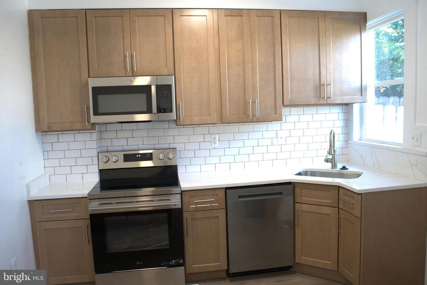 117 S Wickham Rd Property Photo 33