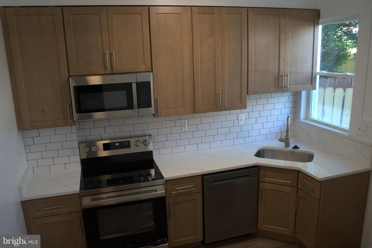 117 S Wickham Rd Property Photo 37