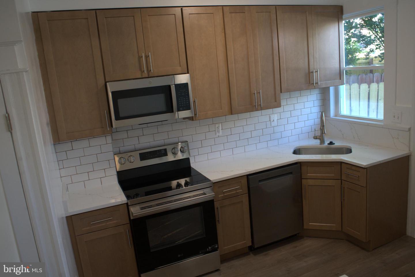 117 S Wickham Rd Property Photo 40