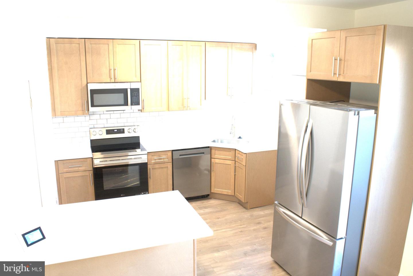 117 S Wickham Rd Property Photo 45