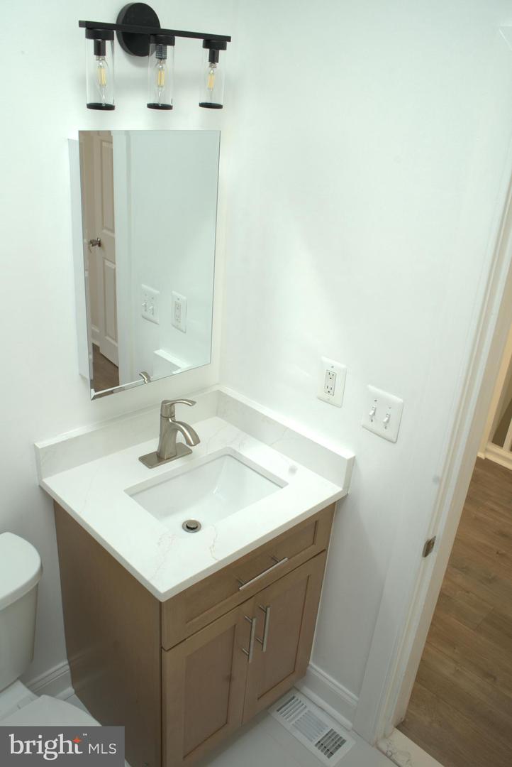 117 S Wickham Rd Property Photo 63