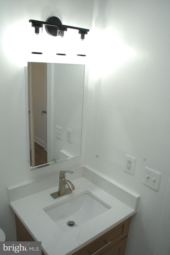 117 S Wickham Rd Property Photo 68