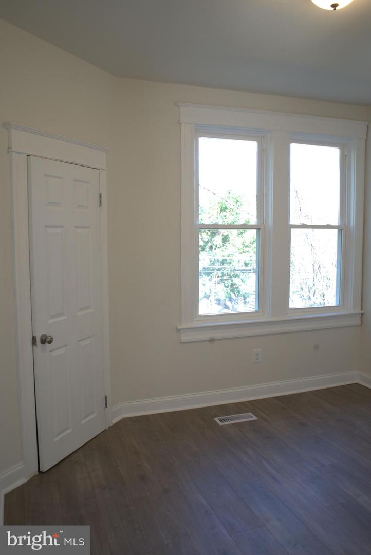 117 S Wickham Rd Property Photo 80
