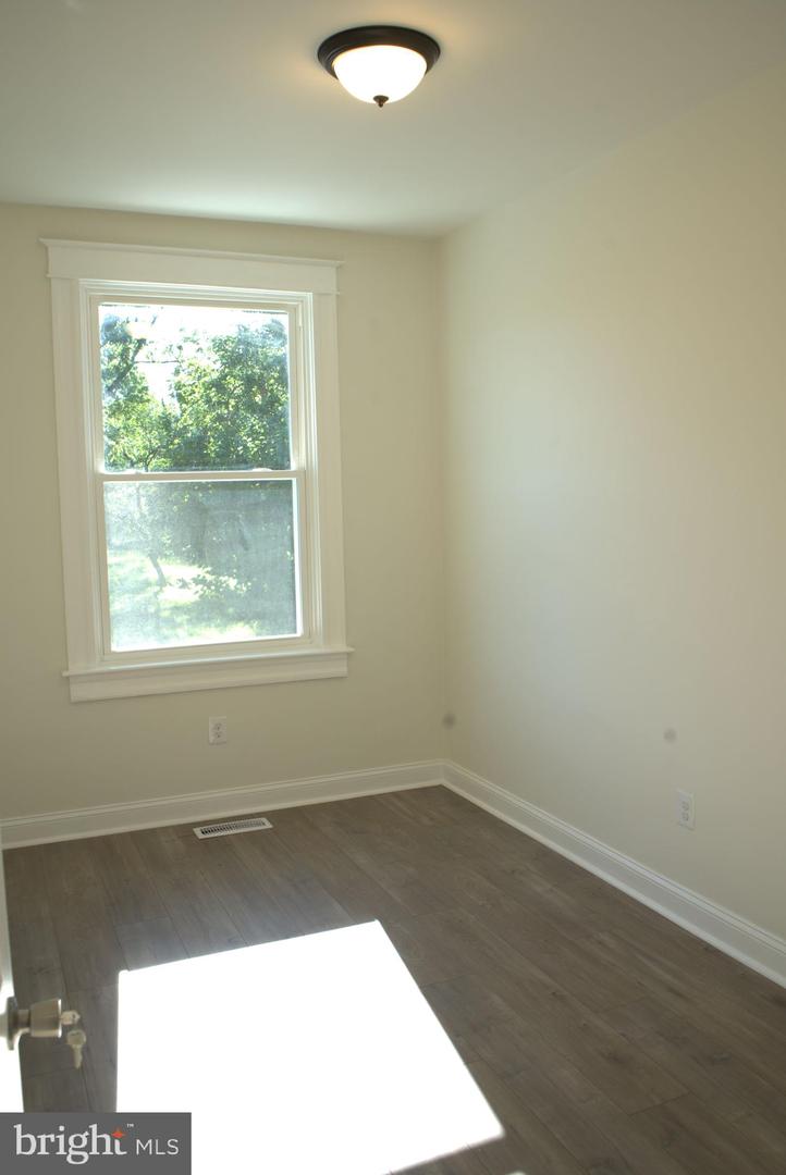 117 S Wickham Rd Property Photo 90