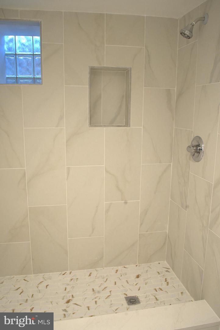 117 S Wickham Rd Property Photo 103