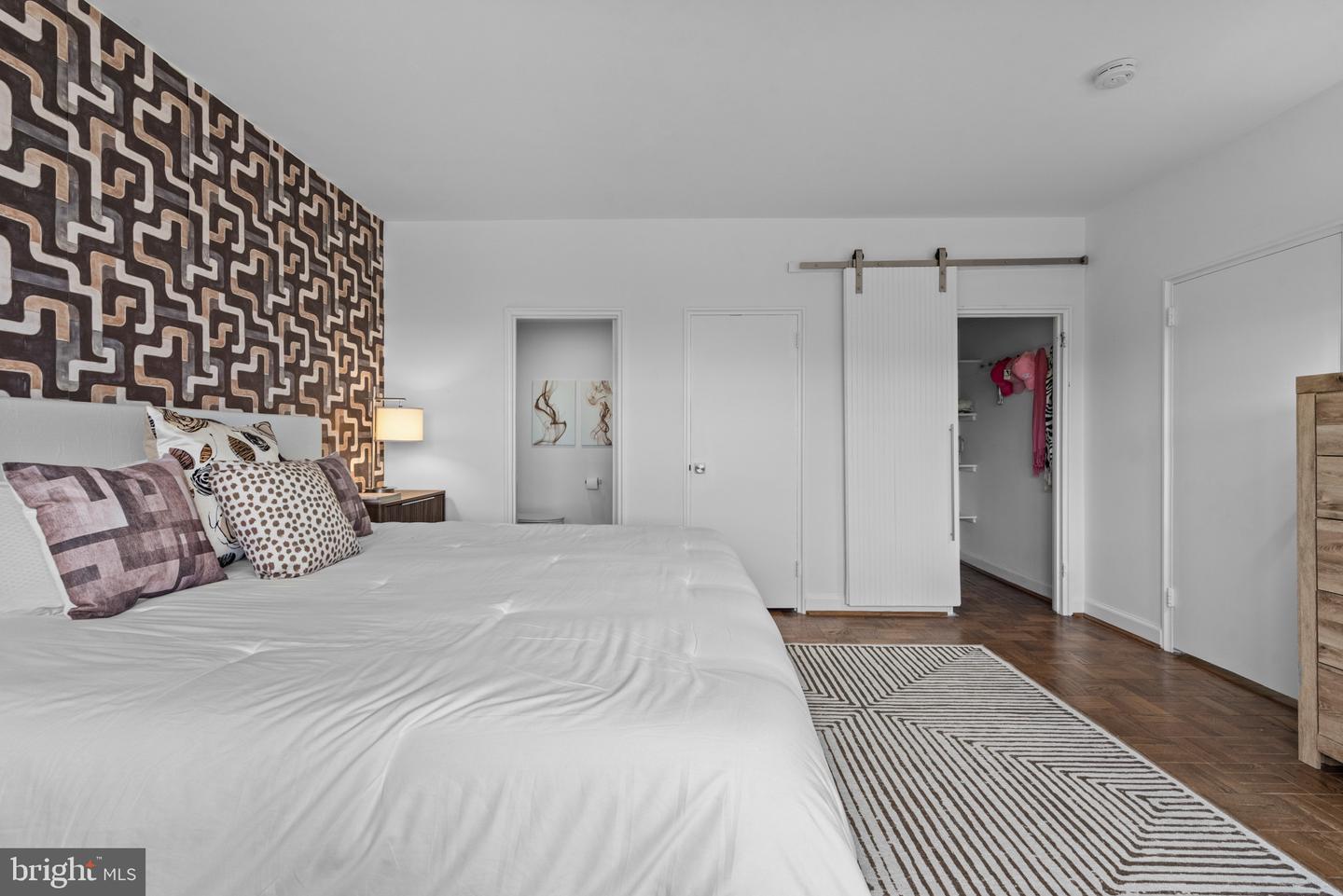 3601 Greenway #806 Property Photo 14
