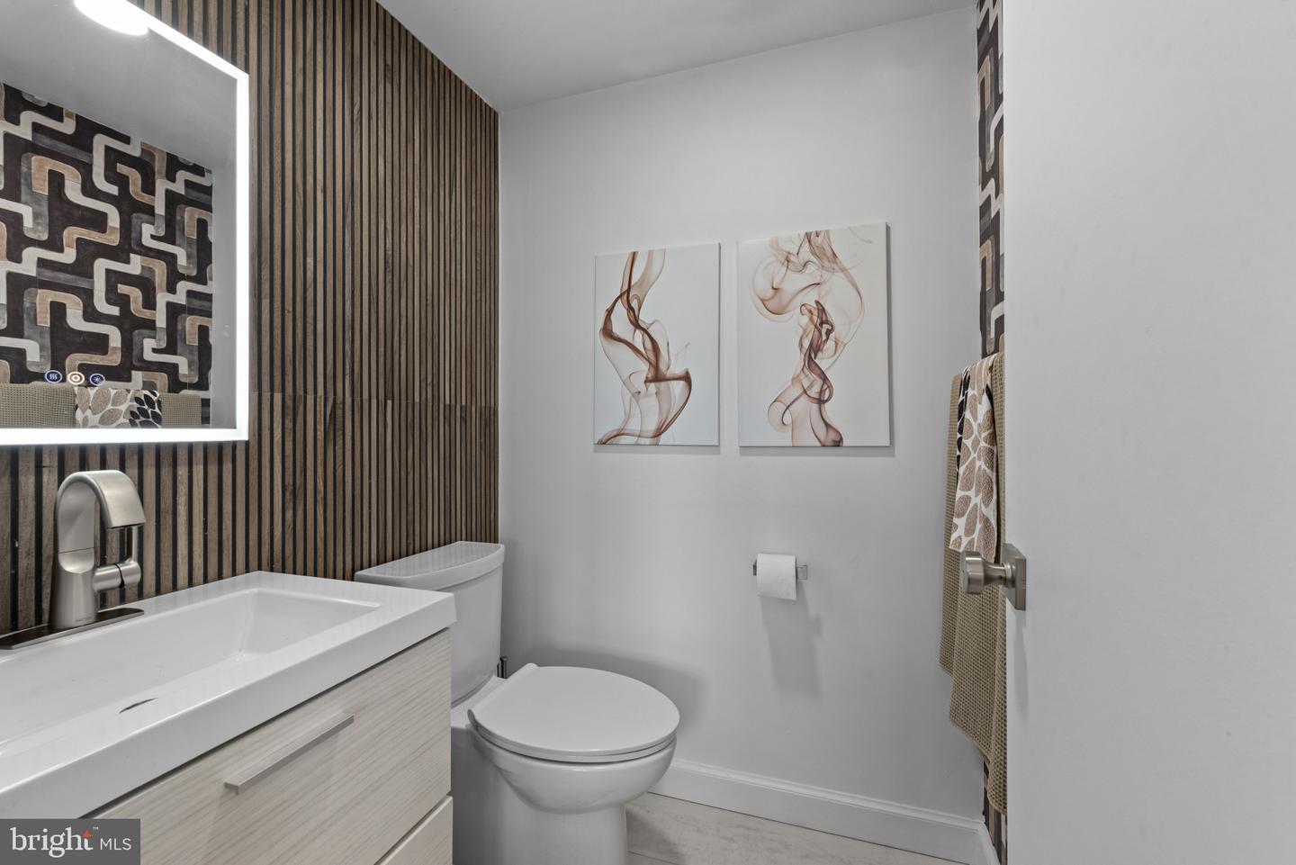 3601 Greenway #806 Property Photo 16