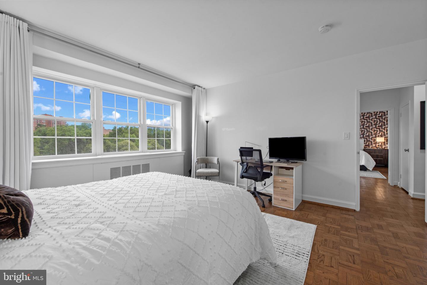 3601 Greenway #806 Property Photo 19