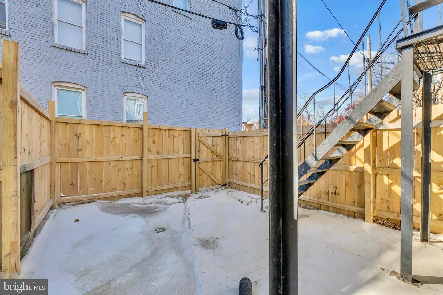 2920 Parkwood Ave Property Photo 4