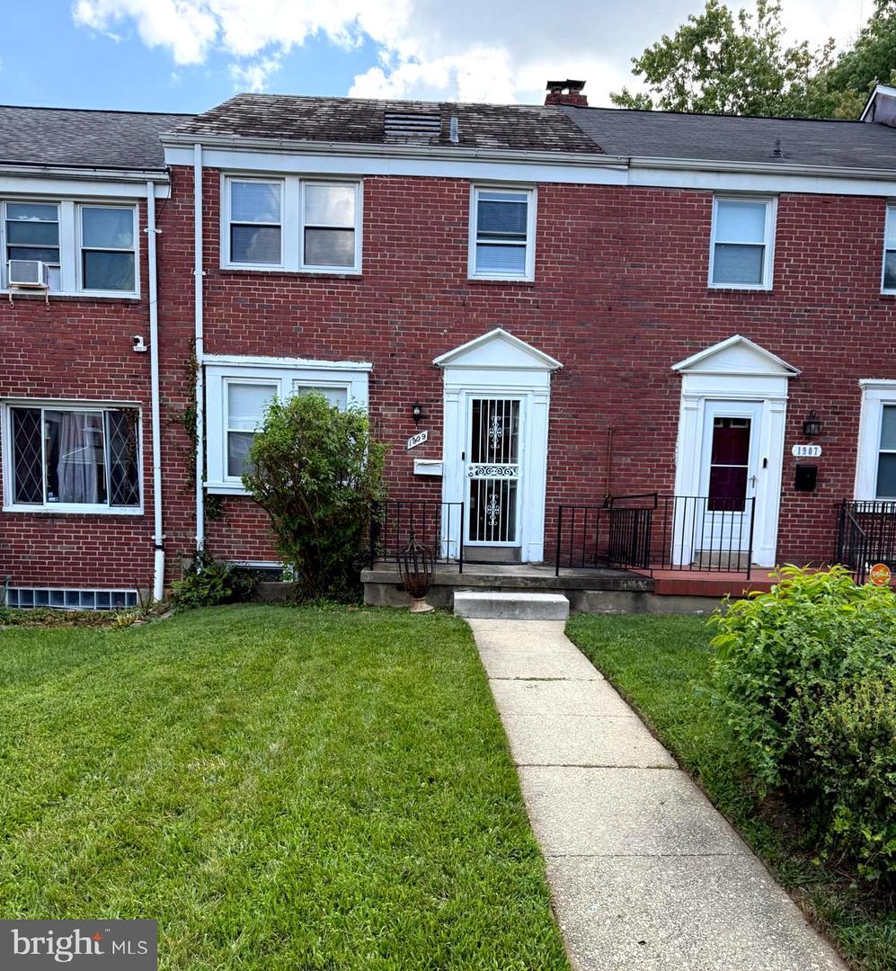 1909 SWANSEA RD Property Photo 1