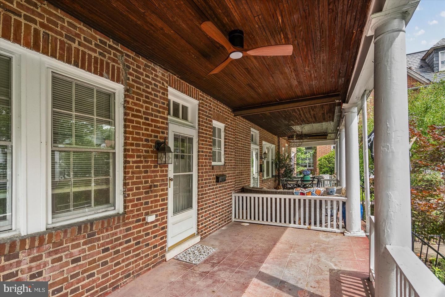 7 York Ct Property Photo 3