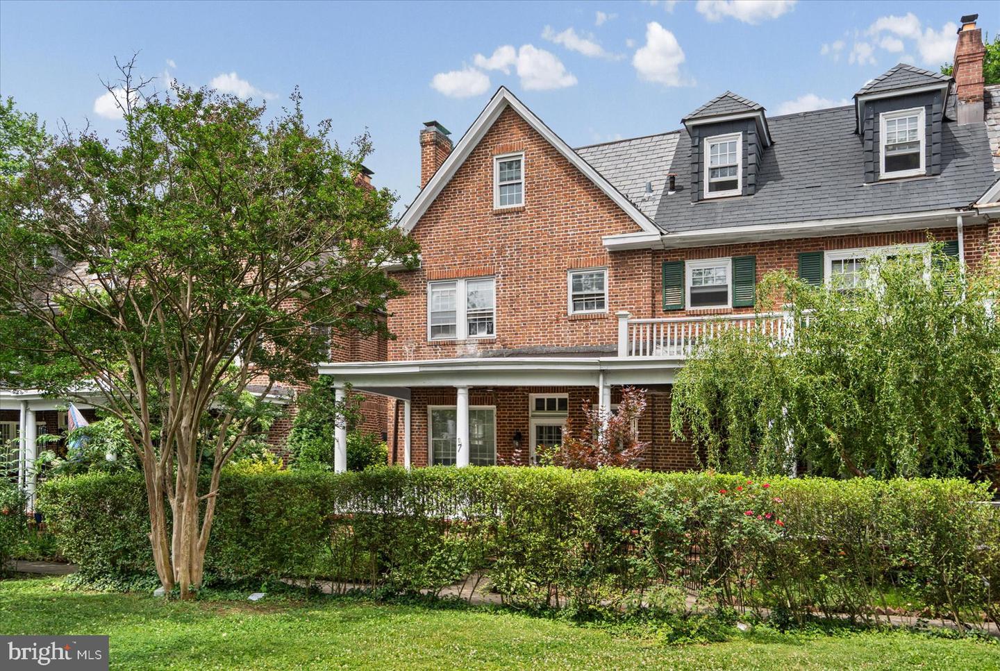 7 York Ct Property Photo 4