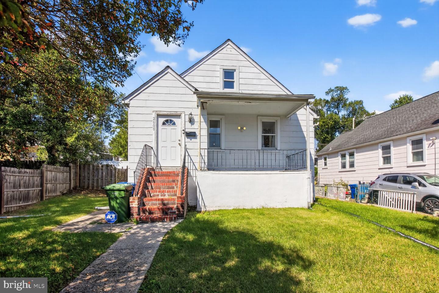 2600 Roselawn Ave Property Photo 1