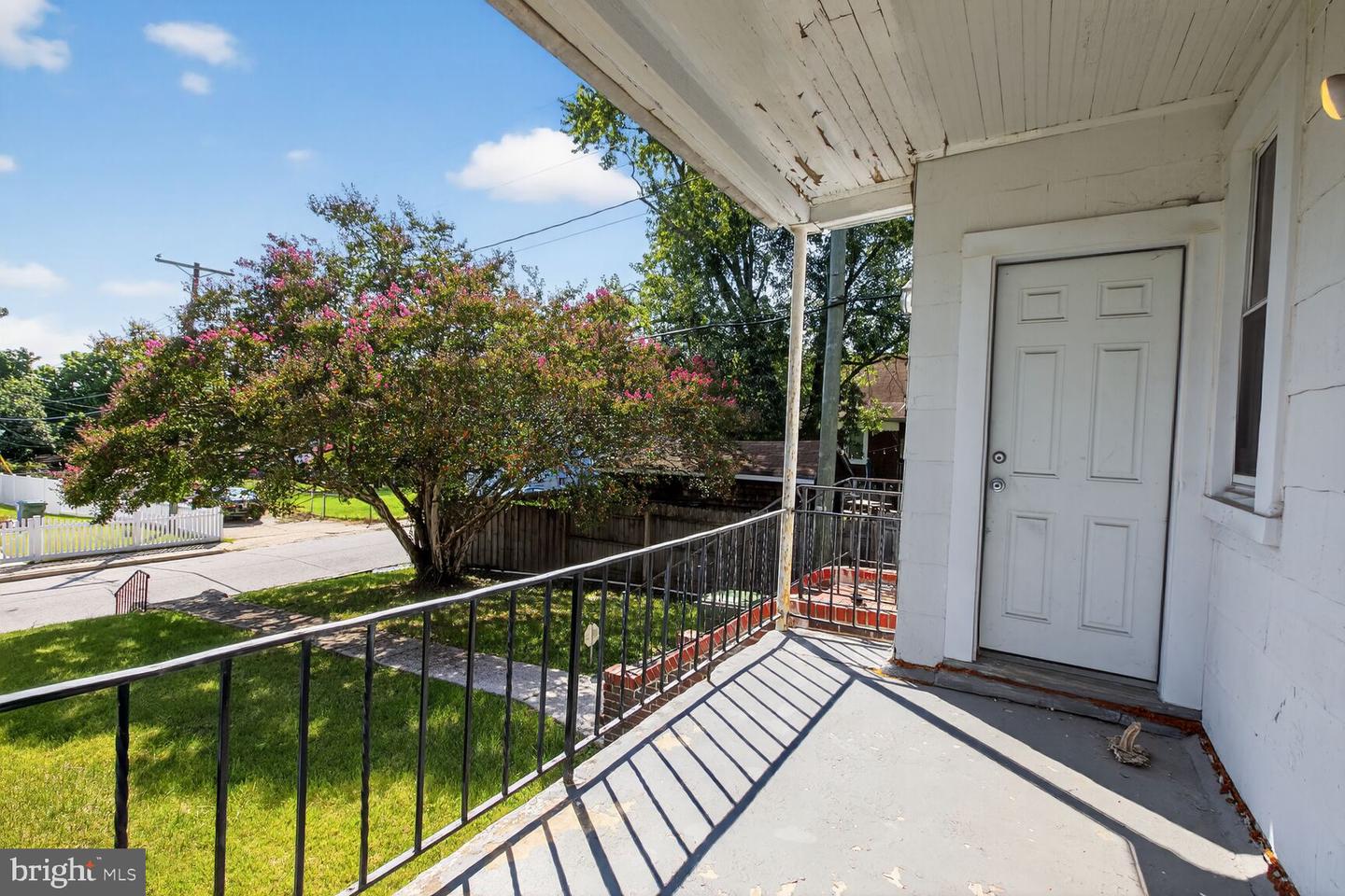 2600 Roselawn Ave Property Photo 3
