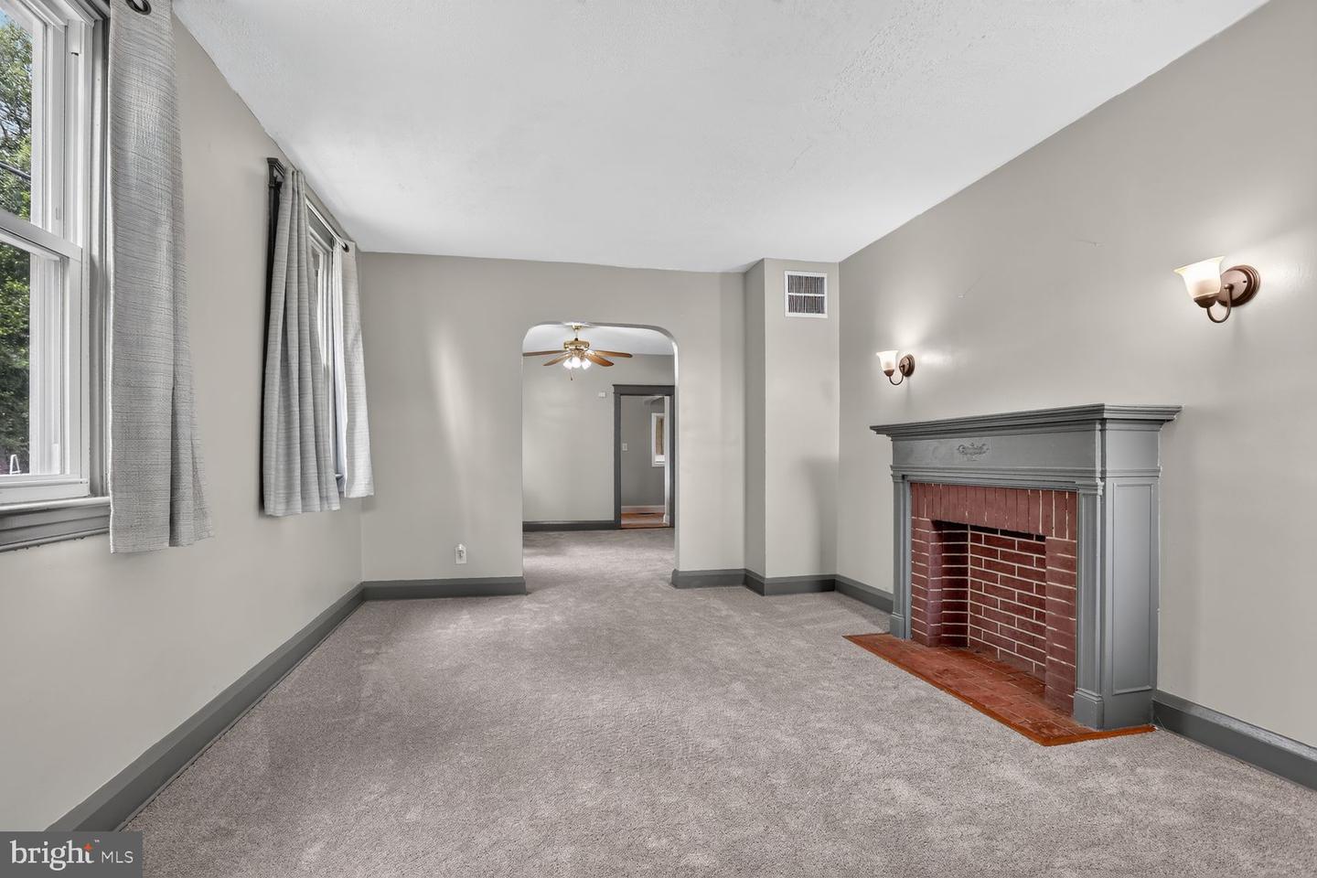2600 Roselawn Ave Property Photo 4