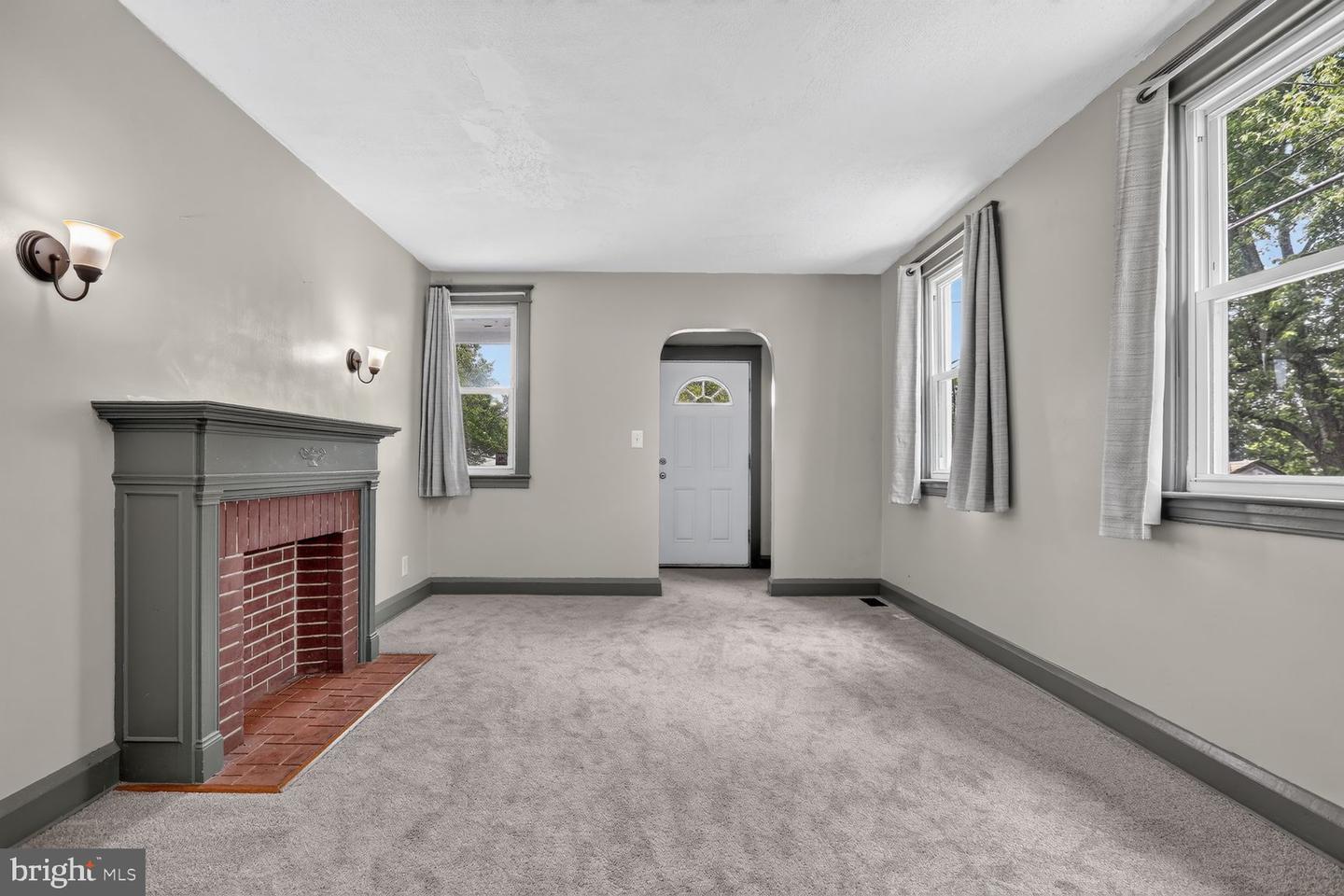 2600 Roselawn Ave Property Photo 5