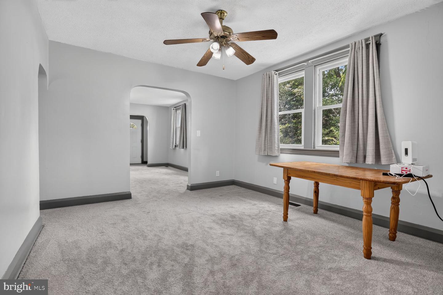 2600 Roselawn Ave Property Photo 7
