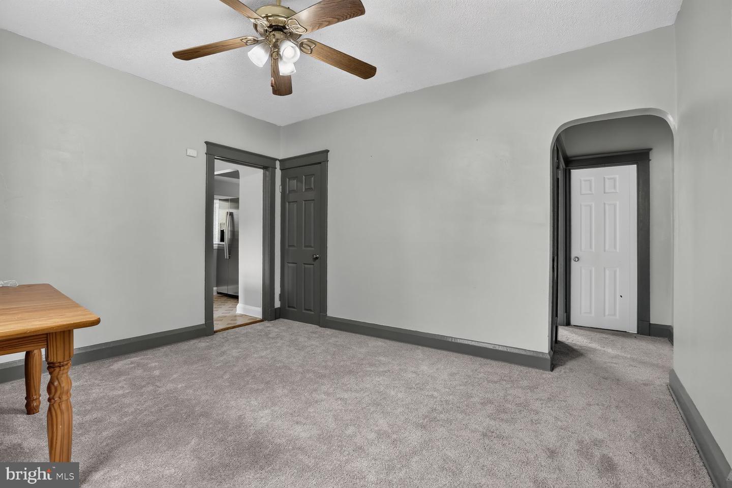 2600 Roselawn Ave Property Photo 8