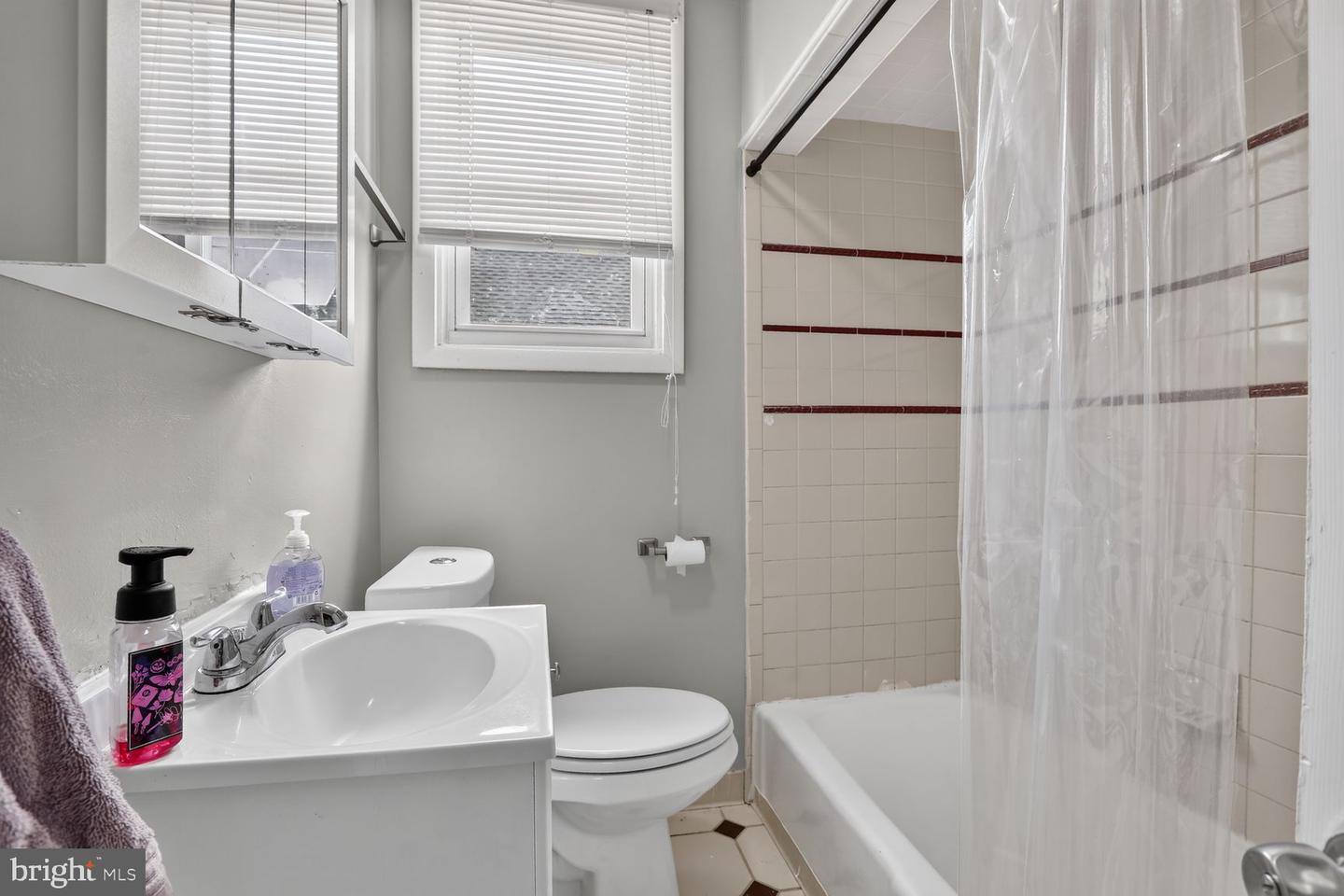 2600 Roselawn Ave Property Photo 11